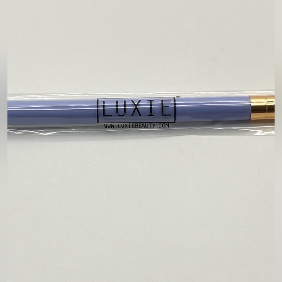 $6 🌸 LUXIE ~ # 237 Blending Brush ~ Eyeshadow ~ NEW - Picture 2 of 5